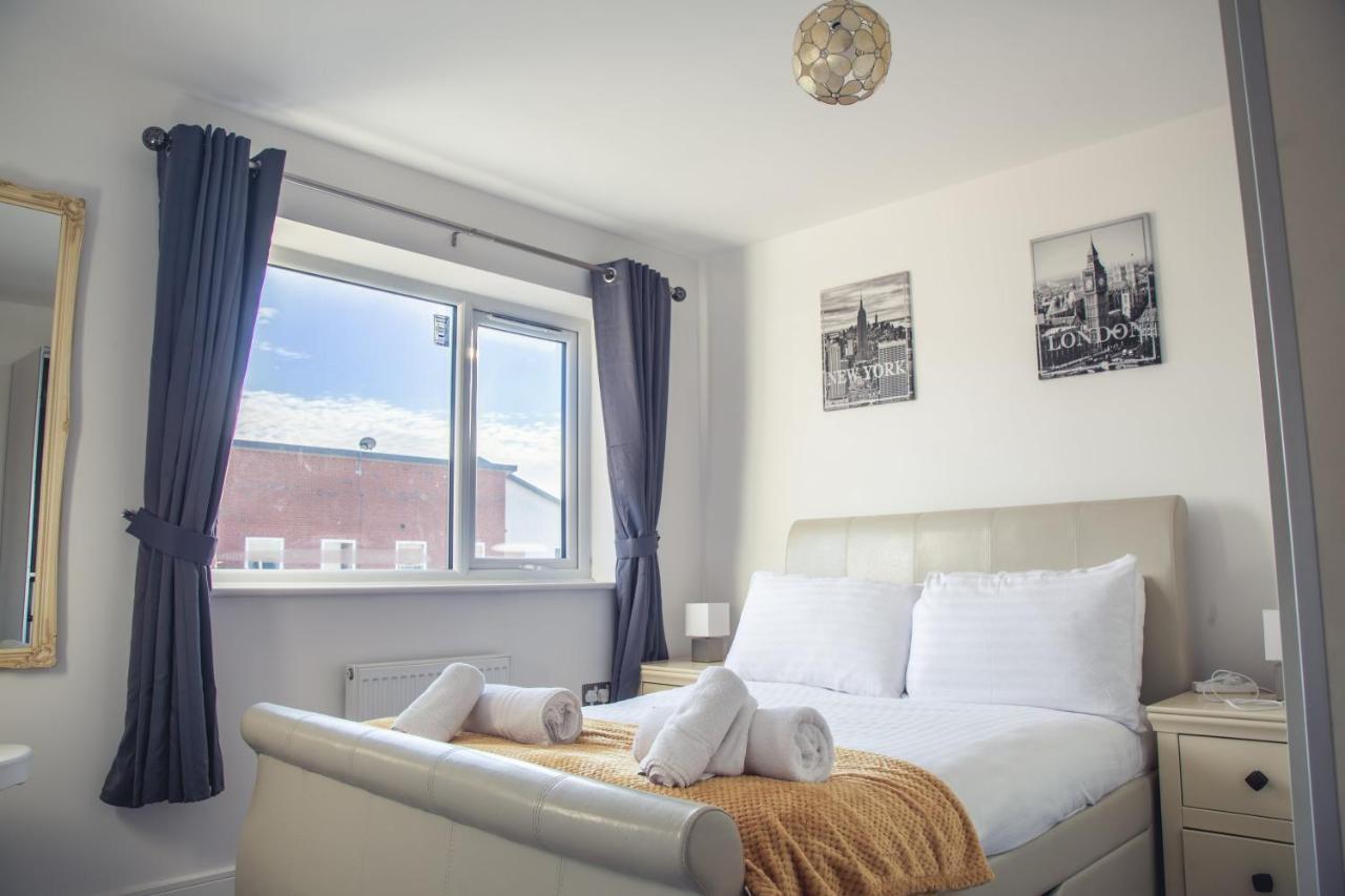 Walking Distance To Etihad And Coop Live Arena With Free Parking Villa Manchester Exterior photo